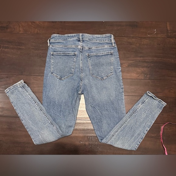 Old Navy Jeans for women - Picture 2 of 4